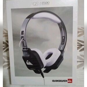 Quiksilver QS-1 Studio Headphones Black And White New Sealed Box